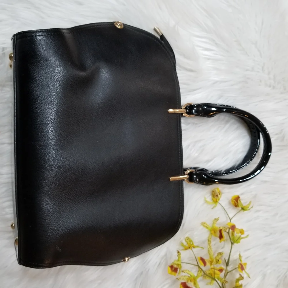 FASHION LEATHER Black Handbag With Zipper Closure.... - Picture 6 of 17